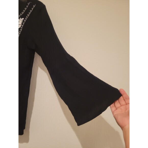 Crescent Stitch fix Black Embroidered Gauze Boho Women's Top Size Small - Picture 4 of 10